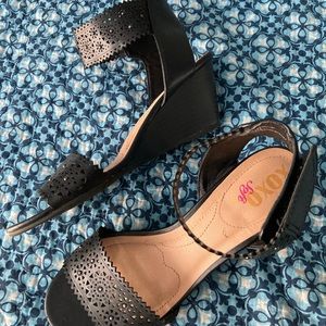 XOXO Soft ankle strap sandals
